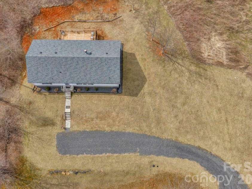 401 Lynn Gap Road, Spruce Pine, NC 28777.  MLS# CAR4354134, YatesRealty ID 3364. 