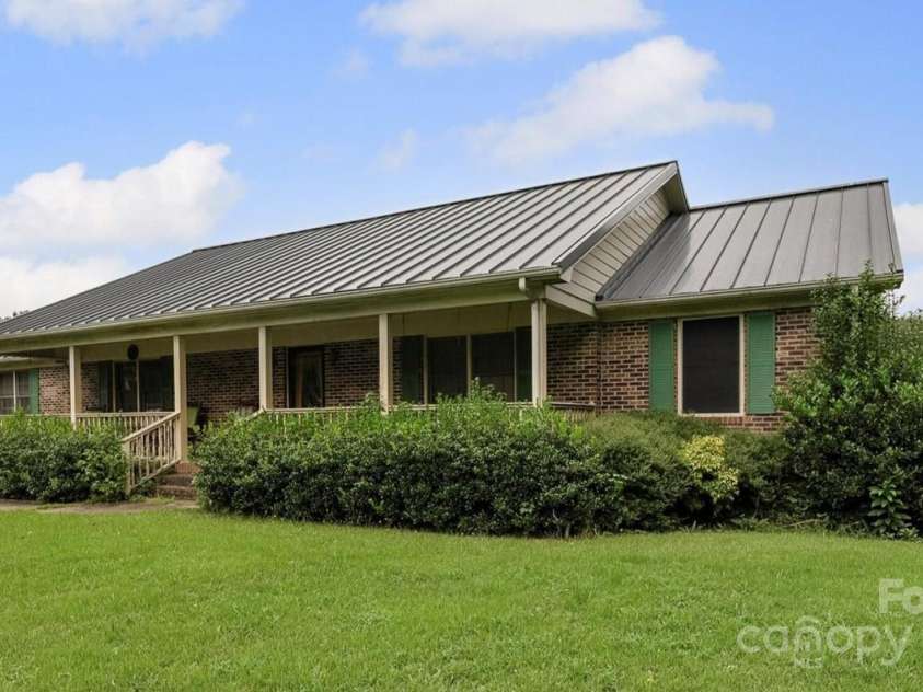2150 Kingsburry Road, York, SC 29745.  MLS# CAR4291228, YatesRealty ID 33640. 