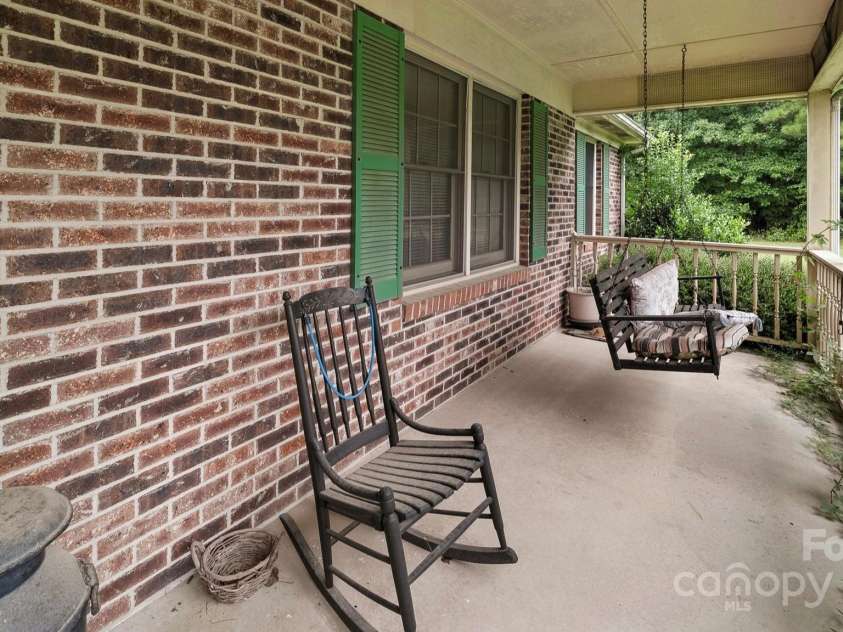 2150 Kingsburry Road, York, SC 29745.  MLS# CAR4291228, YatesRealty ID 33640. 