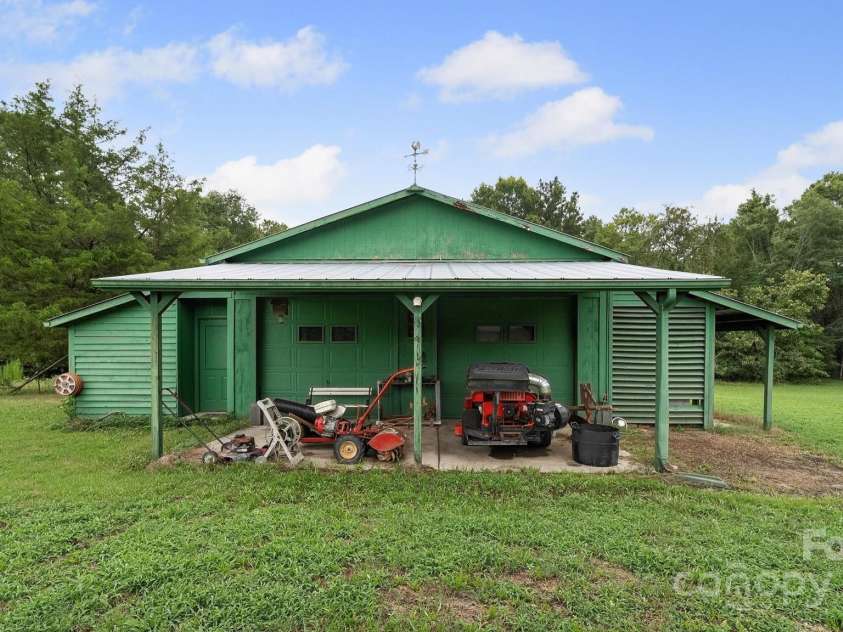 2150 Kingsburry Road, York, SC 29745.  MLS# CAR4291228, YatesRealty ID 33640. 