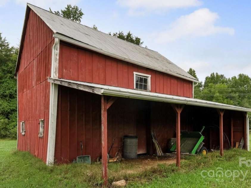 2150 Kingsburry Road, York, SC 29745.  MLS# CAR4291228, YatesRealty ID 33640. 