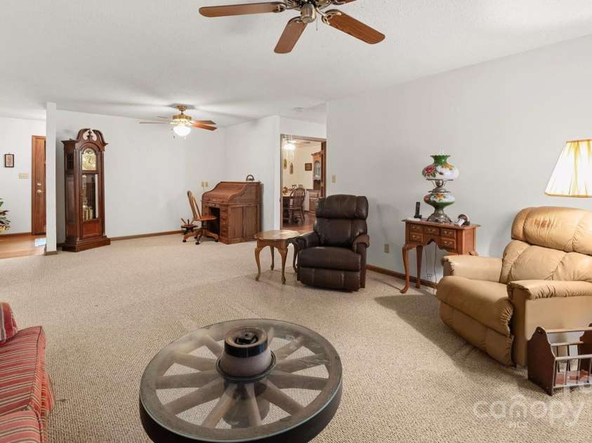 2150 Kingsburry Road, York, SC 29745.  MLS# CAR4291228, YatesRealty ID 33640. 