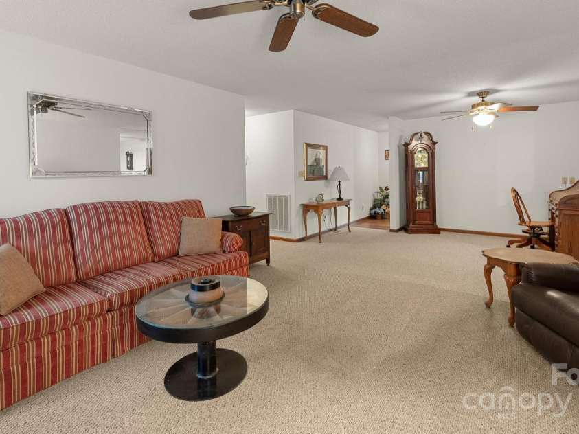 2150 Kingsburry Road, York, SC 29745.  MLS# CAR4291228, YatesRealty ID 33640. 