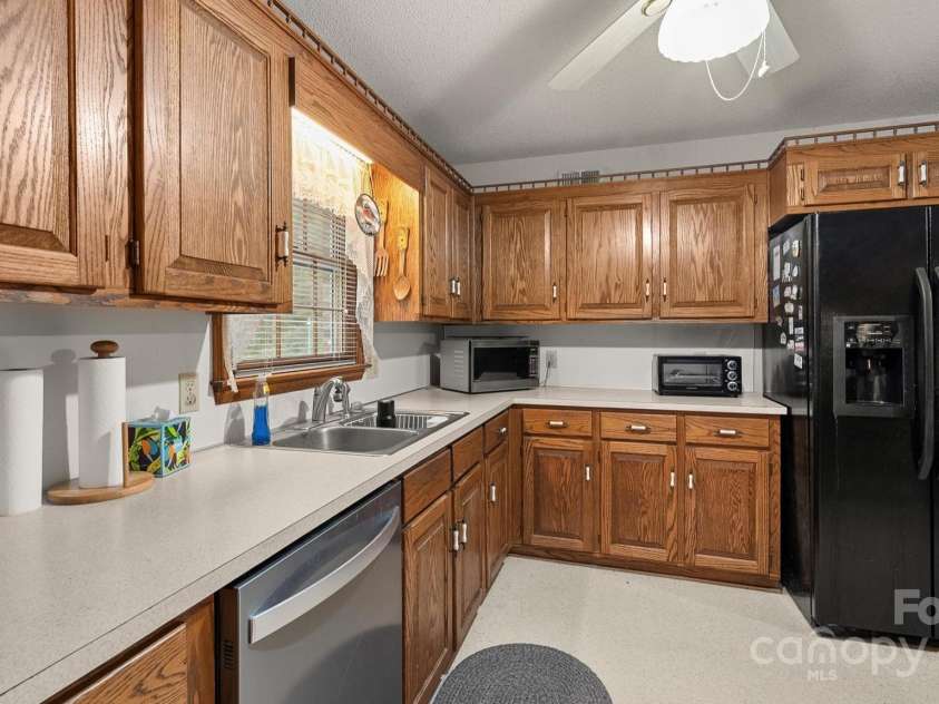 2150 Kingsburry Road, York, SC 29745.  MLS# CAR4291228, YatesRealty ID 33640. 