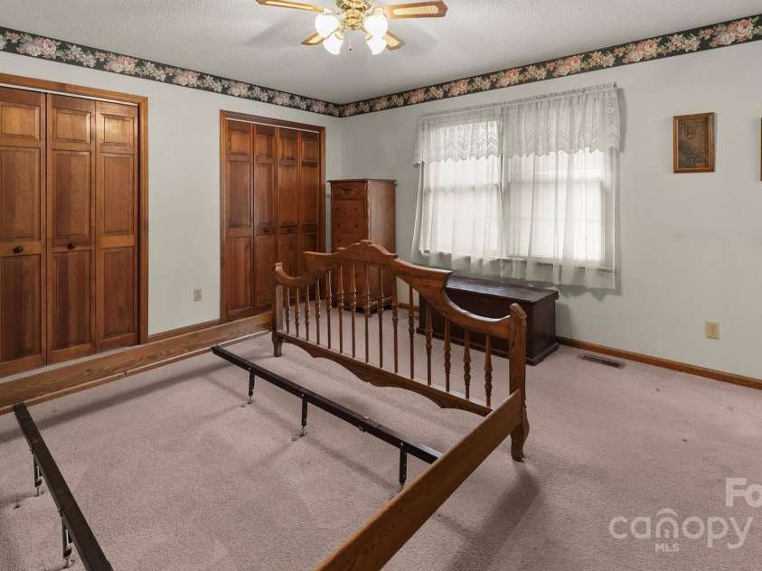 2150 Kingsburry Road, York, SC 29745.  MLS# CAR4291228, YatesRealty ID 33640. 