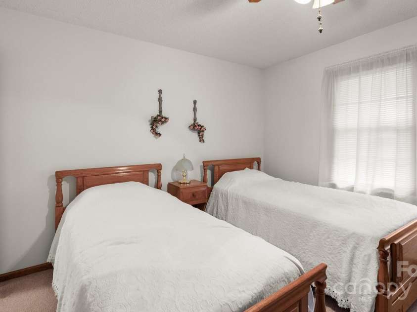 2150 Kingsburry Road, York, SC 29745.  MLS# CAR4291228, YatesRealty ID 33640. 