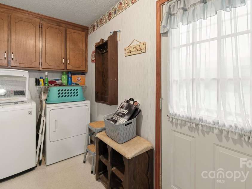 2150 Kingsburry Road, York, SC 29745.  MLS# CAR4291228, YatesRealty ID 33640. 