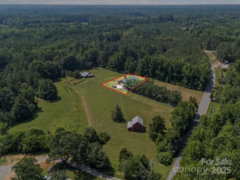 2150 Kingsburry Road, York, SC 29745.  MLS# CAR4291228, YatesRealty ID 33640. 