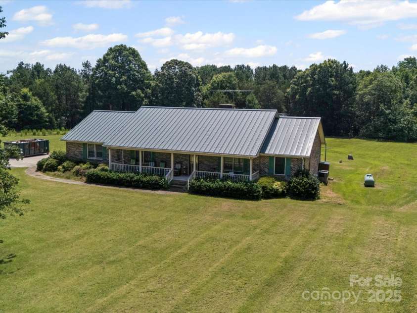 2150 Kingsburry Road, York, SC 29745.  MLS# CAR4291228, YatesRealty ID 33640. 