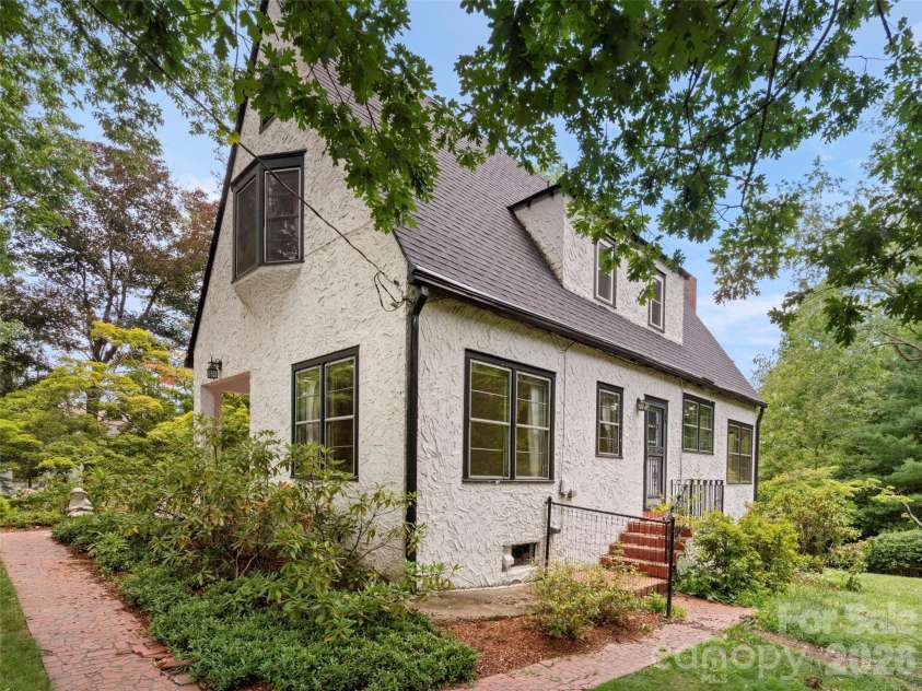 5 Normandy Road, Asheville, NC 28803.  MLS# CAR4397239, YatesRealty ID 33640. 