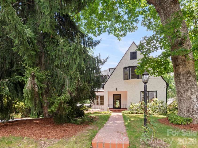 5 Normandy Road, Asheville, NC 28803.  MLS# CAR4397239, YatesRealty ID 33640. 