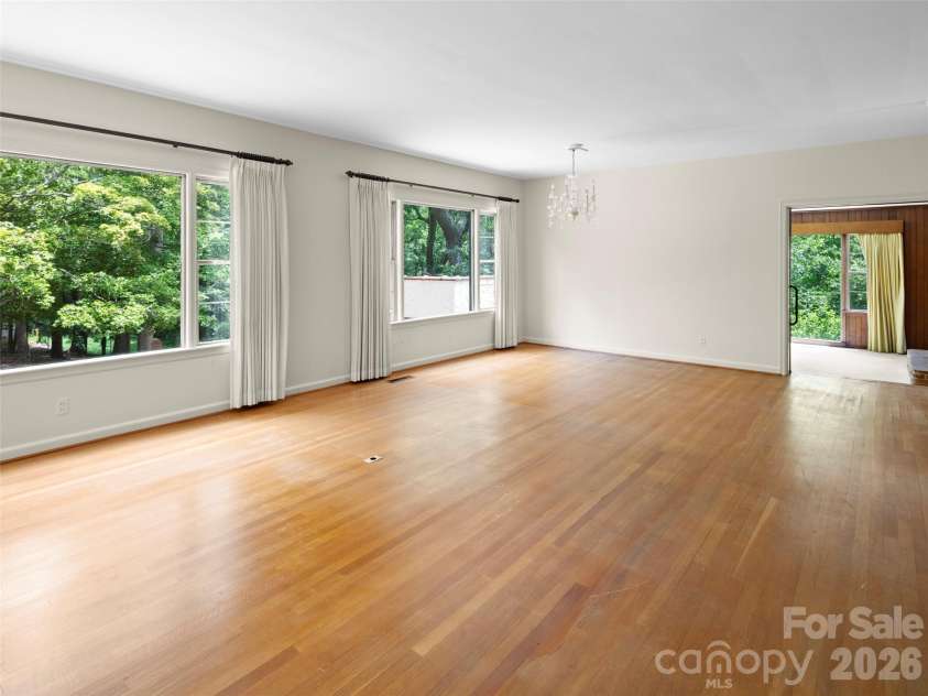 5 Normandy Road, Asheville, NC 28803.  MLS# CAR4397239, YatesRealty ID 33640. 