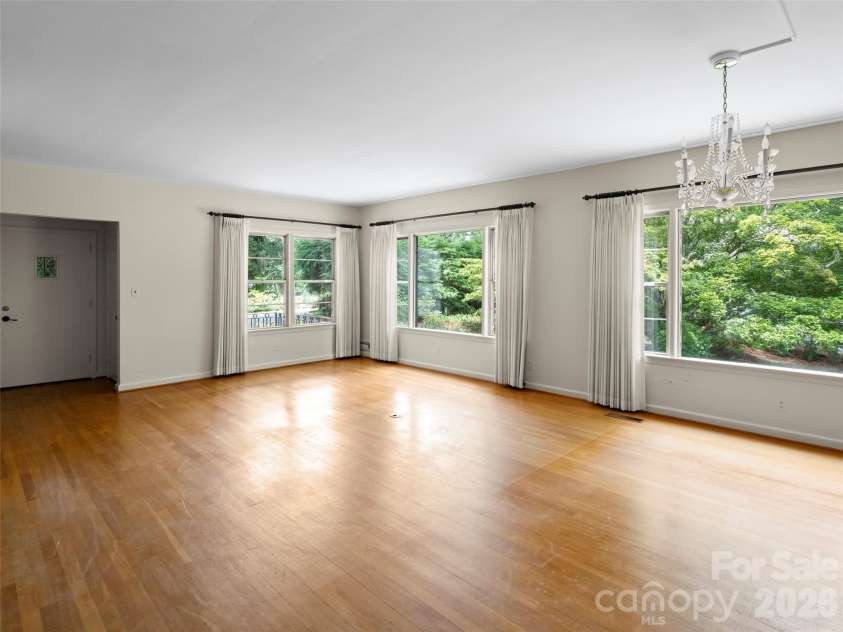 5 Normandy Road, Asheville, NC 28803.  MLS# CAR4397239, YatesRealty ID 33640. 