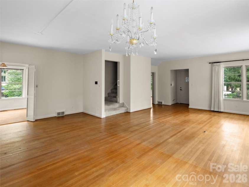 5 Normandy Road, Asheville, NC 28803.  MLS# CAR4397239, YatesRealty ID 33640. 