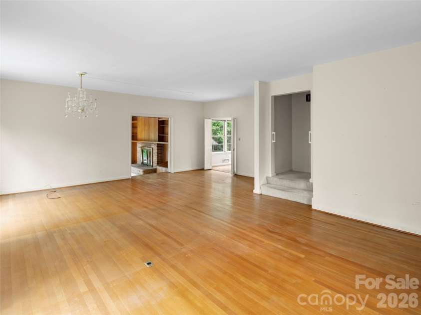 5 Normandy Road, Asheville, NC 28803.  MLS# CAR4397239, YatesRealty ID 33640. 