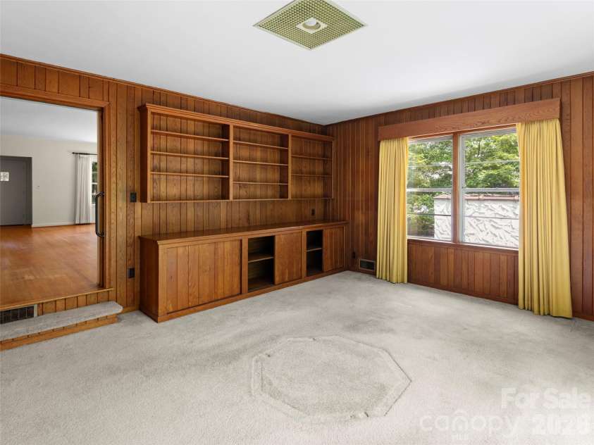 5 Normandy Road, Asheville, NC 28803.  MLS# CAR4397239, YatesRealty ID 33640. 