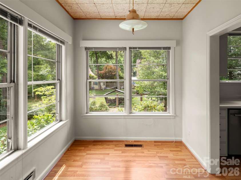 5 Normandy Road, Asheville, NC 28803.  MLS# CAR4397239, YatesRealty ID 33640. 
