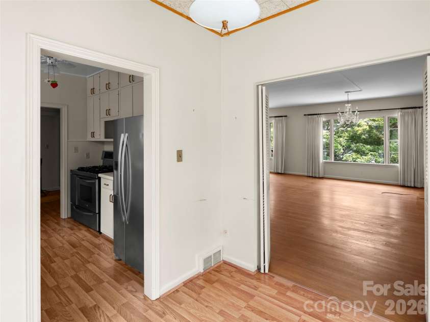 5 Normandy Road, Asheville, NC 28803.  MLS# CAR4397239, YatesRealty ID 33640. 