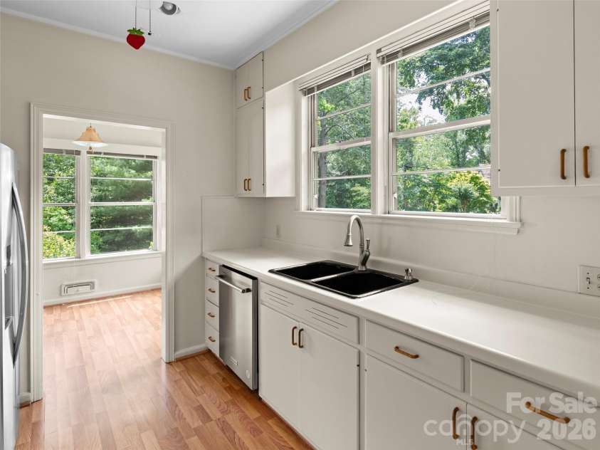 5 Normandy Road, Asheville, NC 28803.  MLS# CAR4397239, YatesRealty ID 33640. 