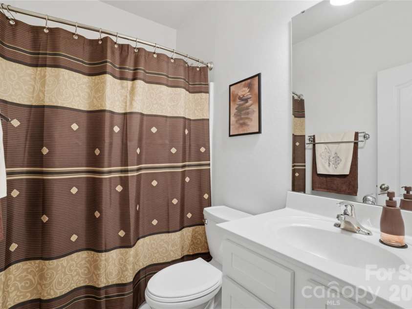 5221 Upton Place, Charlotte, NC 28215.  MLS# CAR4397342, YatesRealty ID 33641. Secondary Bathroom