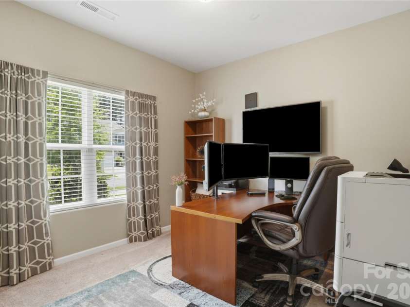 5221 Upton Place, Charlotte, NC 28215.  MLS# CAR4397342, YatesRealty ID 33641. Secondary Bedroom - Office