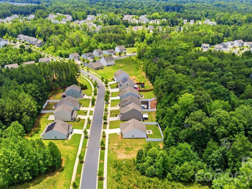 5221 Upton Place, Charlotte, NC 28215.  MLS# CAR4397342, YatesRealty ID 33641. Upton Place - Street view