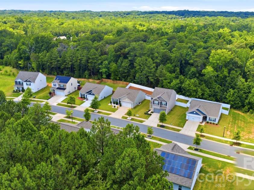 5221 Upton Place, Charlotte, NC 28215.  MLS# CAR4397342, YatesRealty ID 33641. Upton Place - Street view