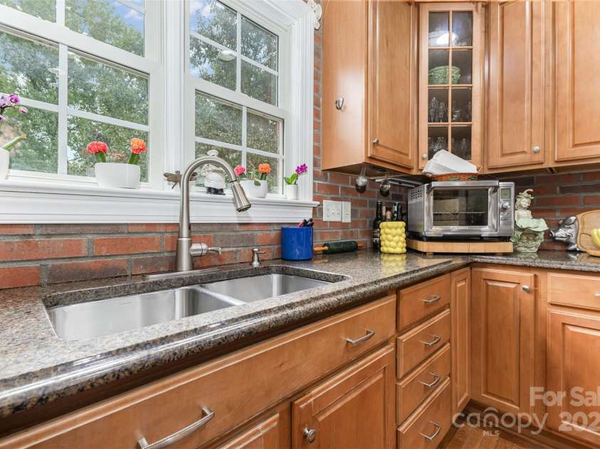 952 Hickory Stick Drive, Fort Mill, SC 29715.  MLS# CAR4288390, YatesRealty ID 33641. 