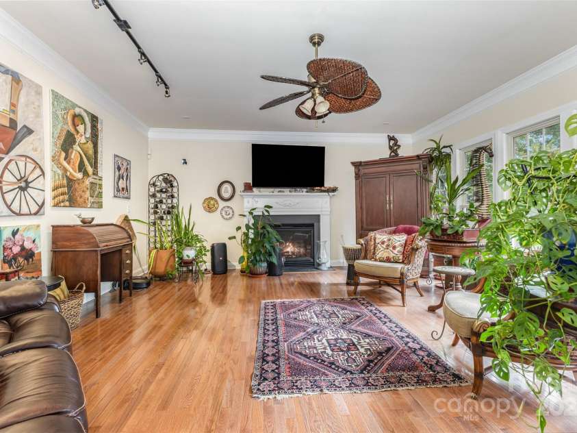 952 Hickory Stick Drive, Fort Mill, SC 29715.  MLS# CAR4288390, YatesRealty ID 33641. 