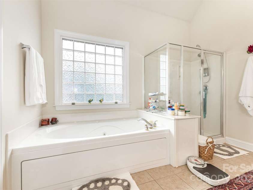 952 Hickory Stick Drive, Fort Mill, SC 29715.  MLS# CAR4288390, YatesRealty ID 33641. 