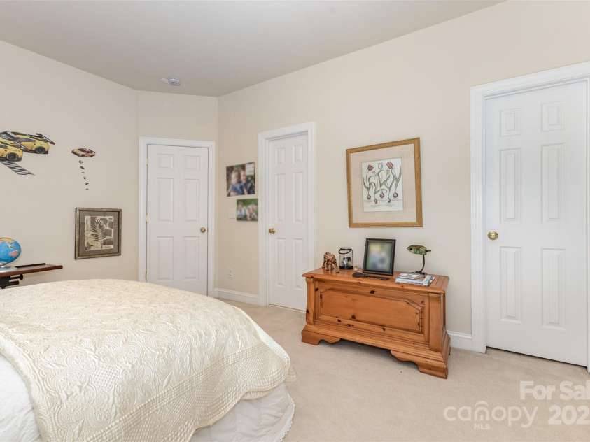 952 Hickory Stick Drive, Fort Mill, SC 29715.  MLS# CAR4288390, YatesRealty ID 33641. 