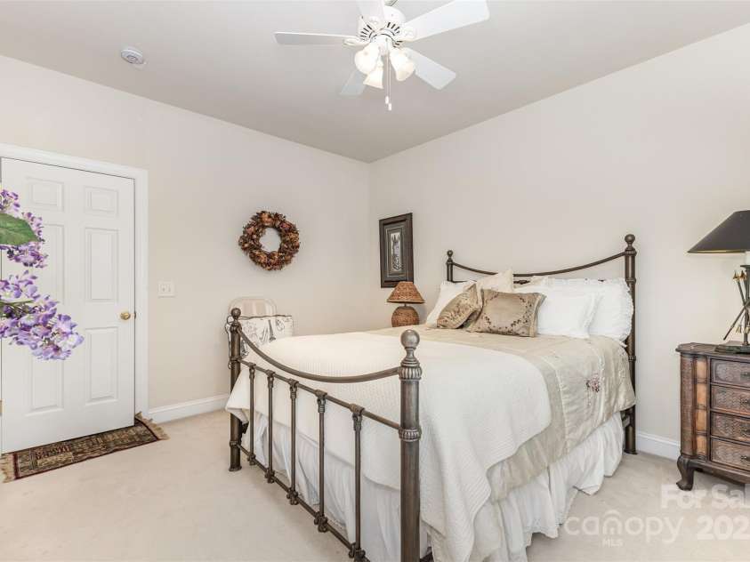 952 Hickory Stick Drive, Fort Mill, SC 29715.  MLS# CAR4288390, YatesRealty ID 33641. 