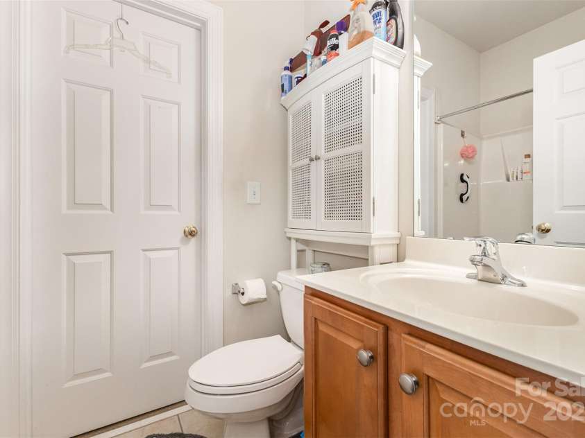 952 Hickory Stick Drive, Fort Mill, SC 29715.  MLS# CAR4288390, YatesRealty ID 33641. 