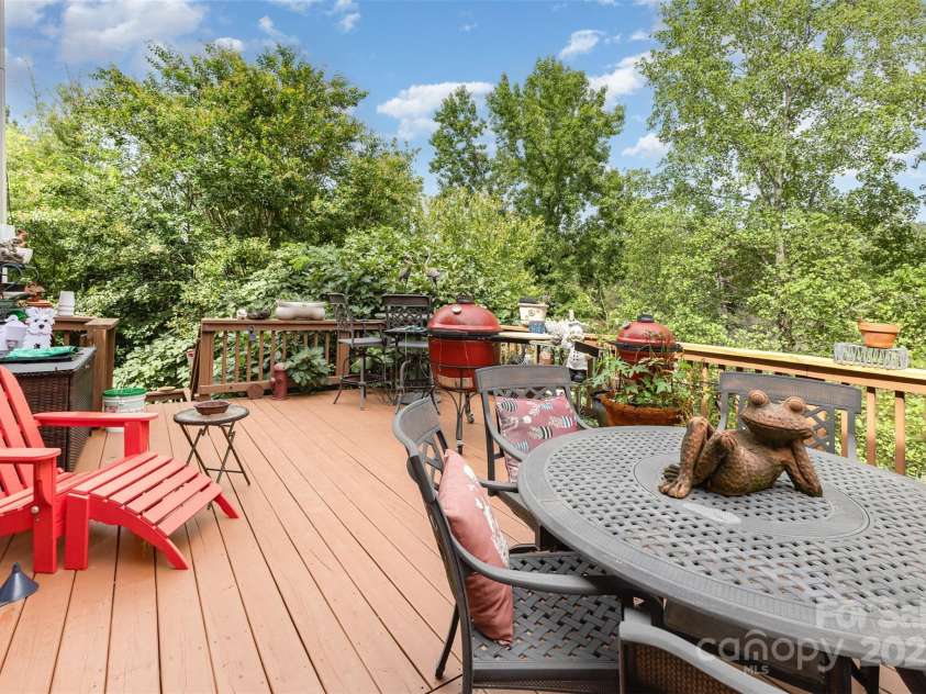 952 Hickory Stick Drive, Fort Mill, SC 29715.  MLS# CAR4288390, YatesRealty ID 33641. 
