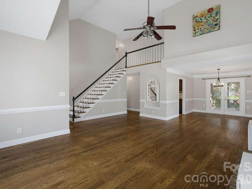 6632 Elmstone Drive, Charlotte, NC 28277.  MLS# CAR4397020, YatesRealty ID 33642. 