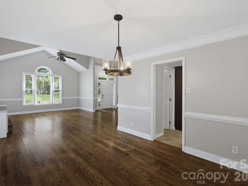 6632 Elmstone Drive, Charlotte, NC 28277.  MLS# CAR4397020, YatesRealty ID 33642. 