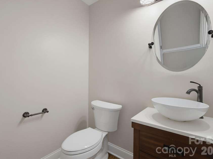 6632 Elmstone Drive, Charlotte, NC 28277.  MLS# CAR4397020, YatesRealty ID 33642. 