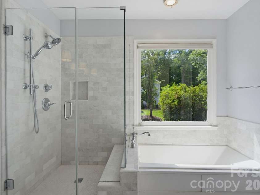 6632 Elmstone Drive, Charlotte, NC 28277.  MLS# CAR4397020, YatesRealty ID 33642. 