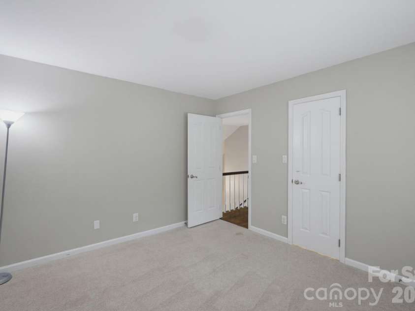 6632 Elmstone Drive, Charlotte, NC 28277.  MLS# CAR4397020, YatesRealty ID 33642. 