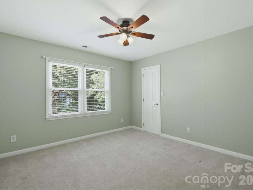 6632 Elmstone Drive, Charlotte, NC 28277.  MLS# CAR4397020, YatesRealty ID 33642. 