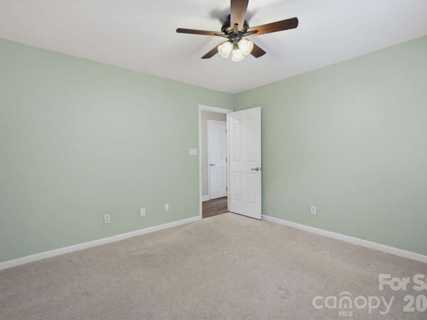 6632 Elmstone Drive, Charlotte, NC 28277.  MLS# CAR4397020, YatesRealty ID 33642. 