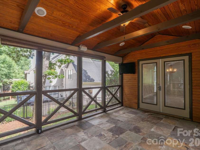 6632 Elmstone Drive, Charlotte, NC 28277.  MLS# CAR4397020, YatesRealty ID 33642. 