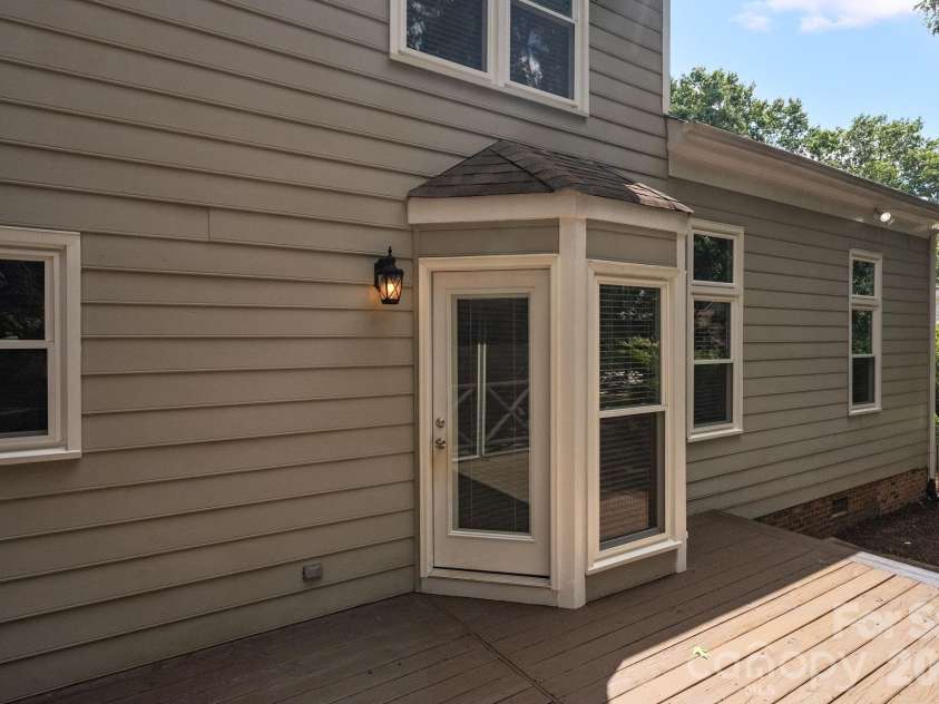 6632 Elmstone Drive, Charlotte, NC 28277.  MLS# CAR4397020, YatesRealty ID 33642. 