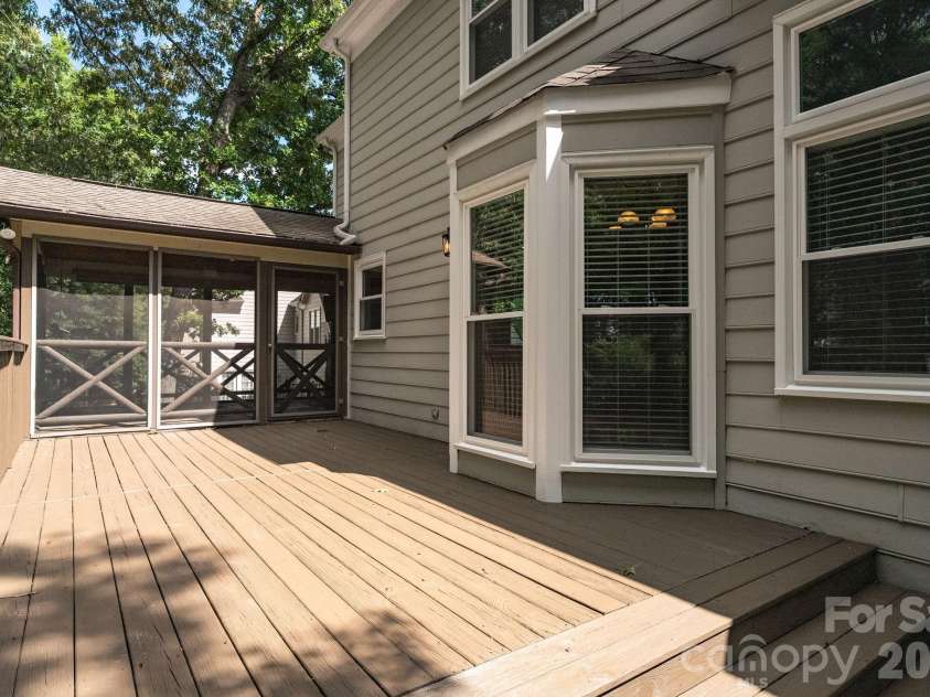 6632 Elmstone Drive, Charlotte, NC 28277.  MLS# CAR4397020, YatesRealty ID 33642. 