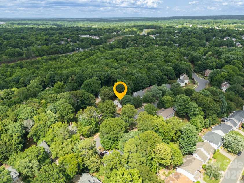 6632 Elmstone Drive, Charlotte, NC 28277.  MLS# CAR4397020, YatesRealty ID 33642. 