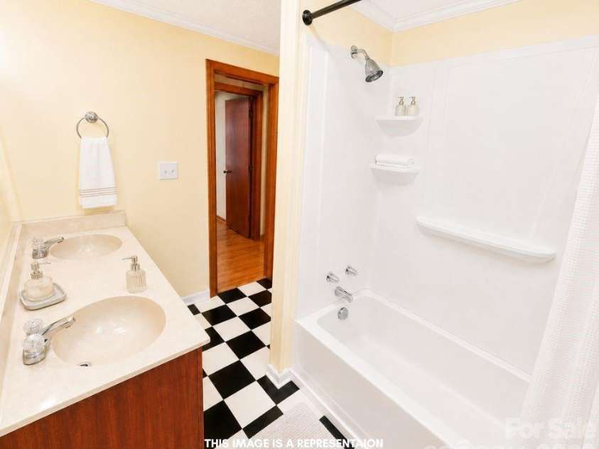 102 Aderholdt Road, Bessemer City, NC 28016.  MLS# CAR4397311, YatesRealty ID 33643. 