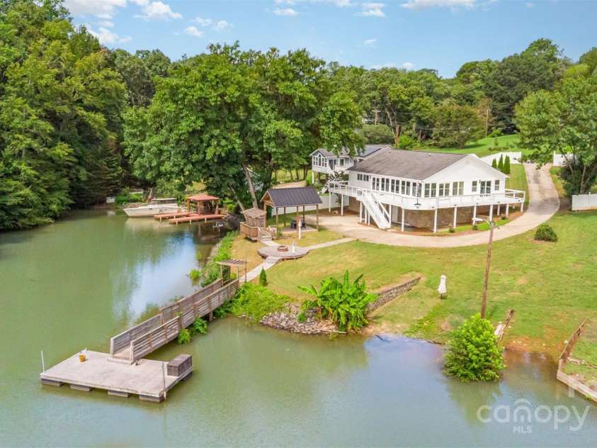 230 River Loop Road, Belmont, NC 28012.  MLS# CAR4293195, YatesRealty ID 33643. 