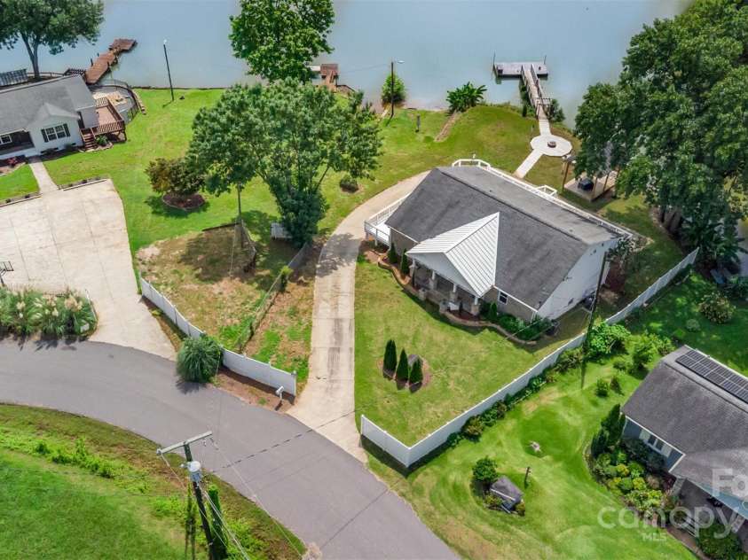 230 River Loop Road, Belmont, NC 28012.  MLS# CAR4293195, YatesRealty ID 33643. 