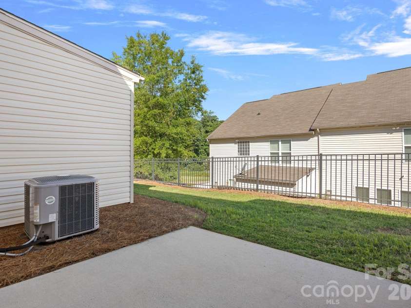 1809 Royal Gorge Avenue, Charlotte, NC 28210.  MLS# CAR4394316, YatesRealty ID 33644. 