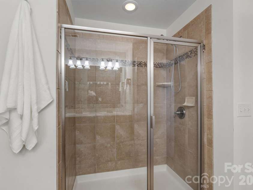 1809 Royal Gorge Avenue, Charlotte, NC 28210.  MLS# CAR4394316, YatesRealty ID 33644. 